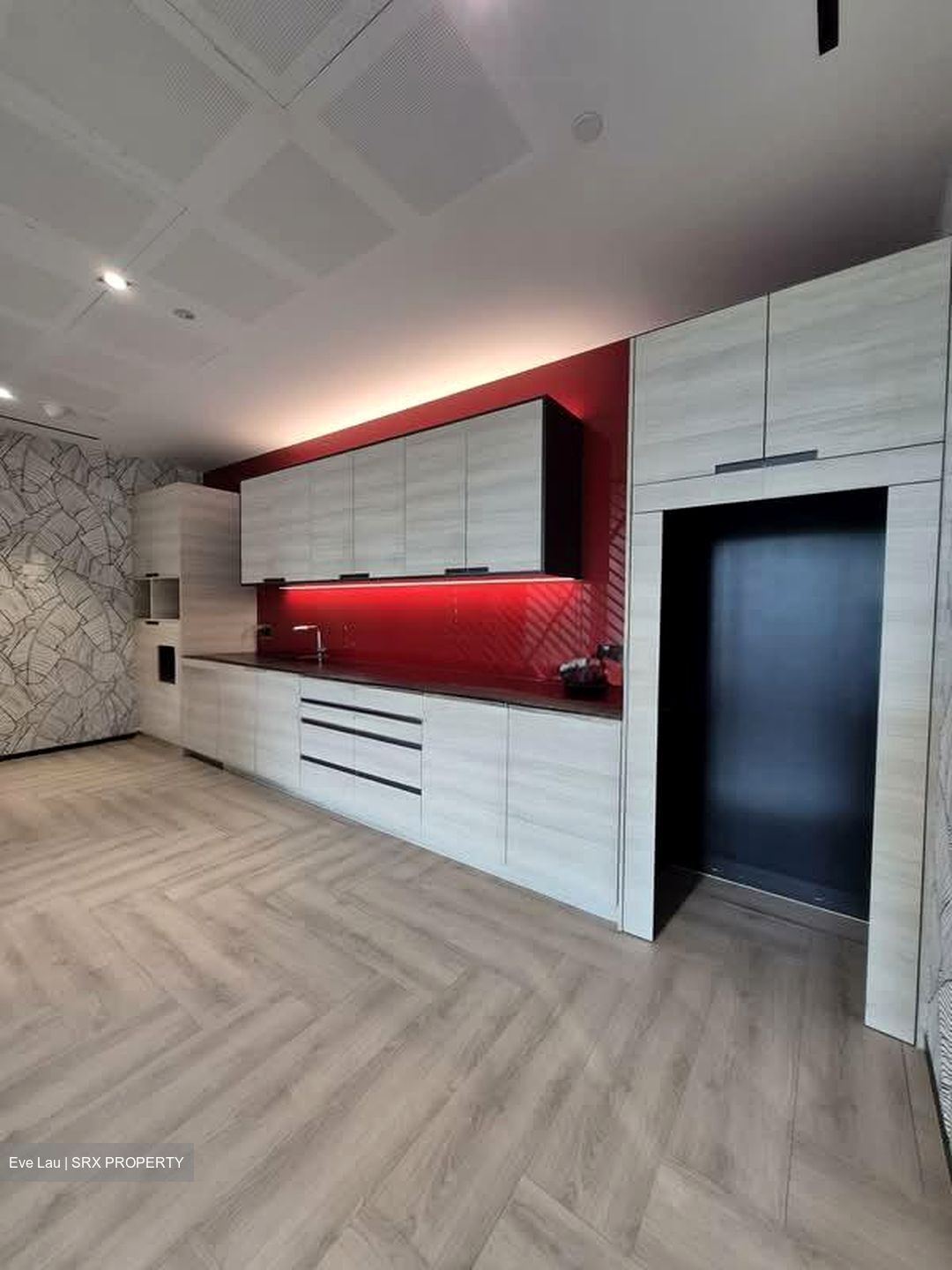 Ocean Financial Centre (D1), Office #584849781
